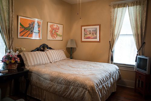 Arbor House Suites Bed And Breakfast San Antonio Extérieur photo